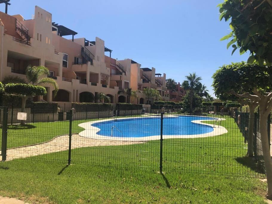 شقة Bajo Con Jardin A Pie De Playa Y Piscina Comunitaria Con Jacuzzi Playas de Vera المظهر الخارجي الصورة