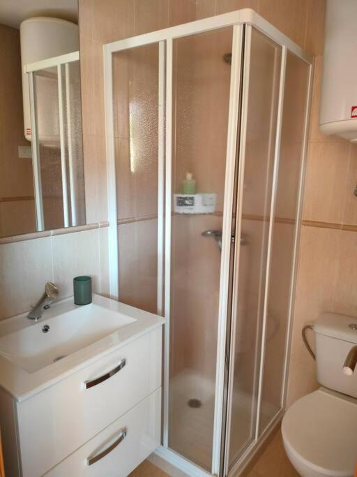 شقة Bajo Con Jardin A Pie De Playa Y Piscina Comunitaria Con Jacuzzi Playas de Vera المظهر الخارجي الصورة